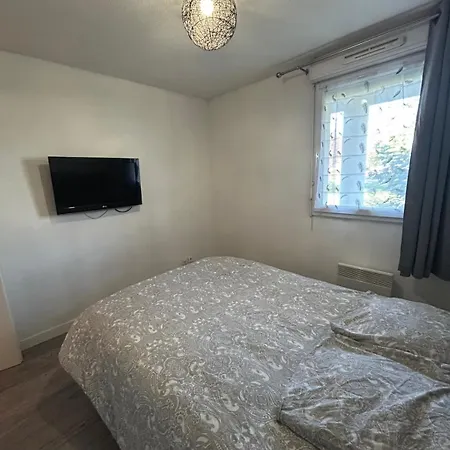 Apartmán T2 Cosy, Calme Et 2 Parking Prive Avec Piscine