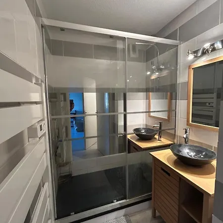 T2 Cosy, Calme Et 2 Parking Prive Avec Piscine *